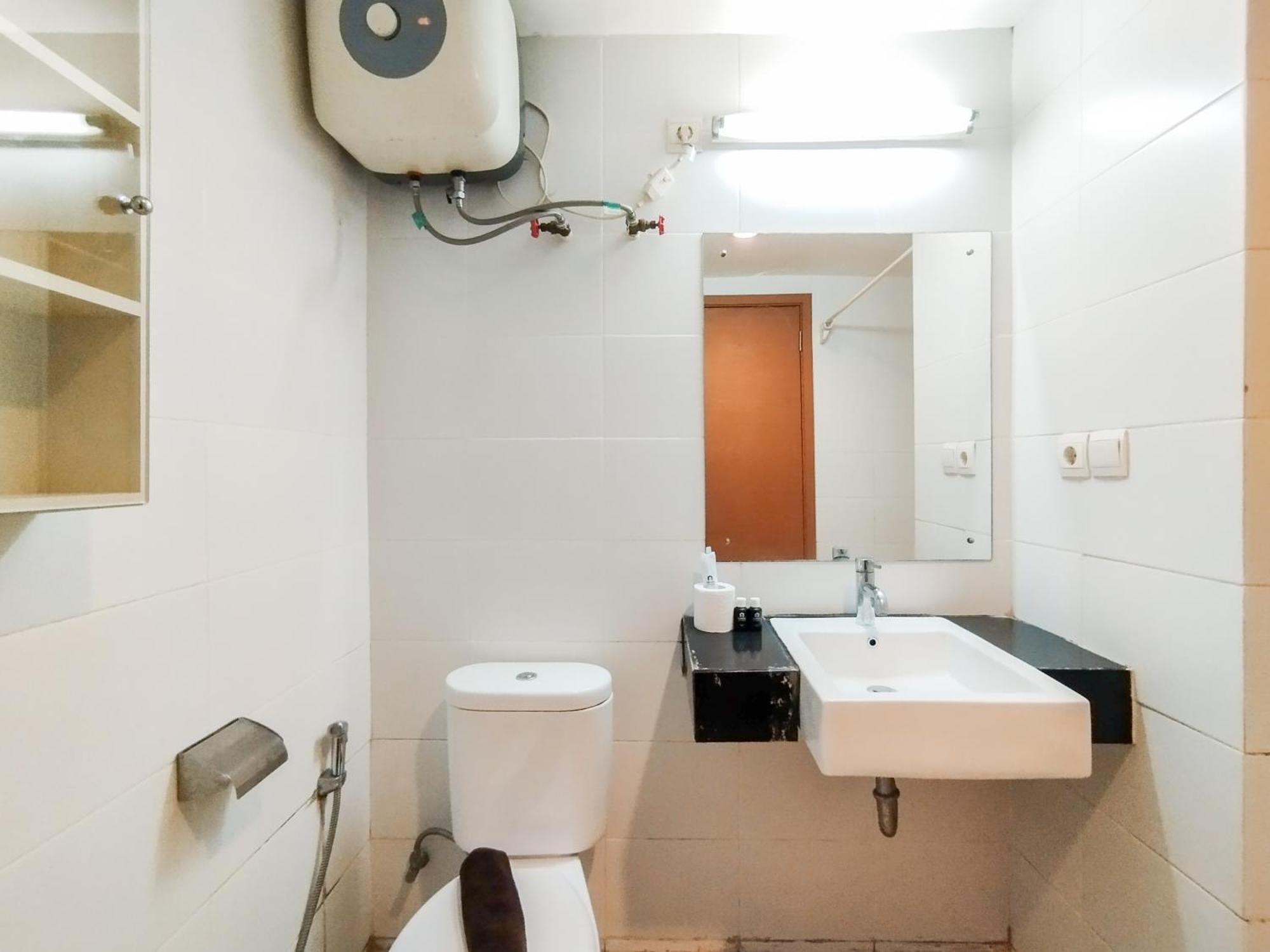 Simply And Comfy Studio Room Apartment Beverly Dago By Travelio Bandung Esterno foto