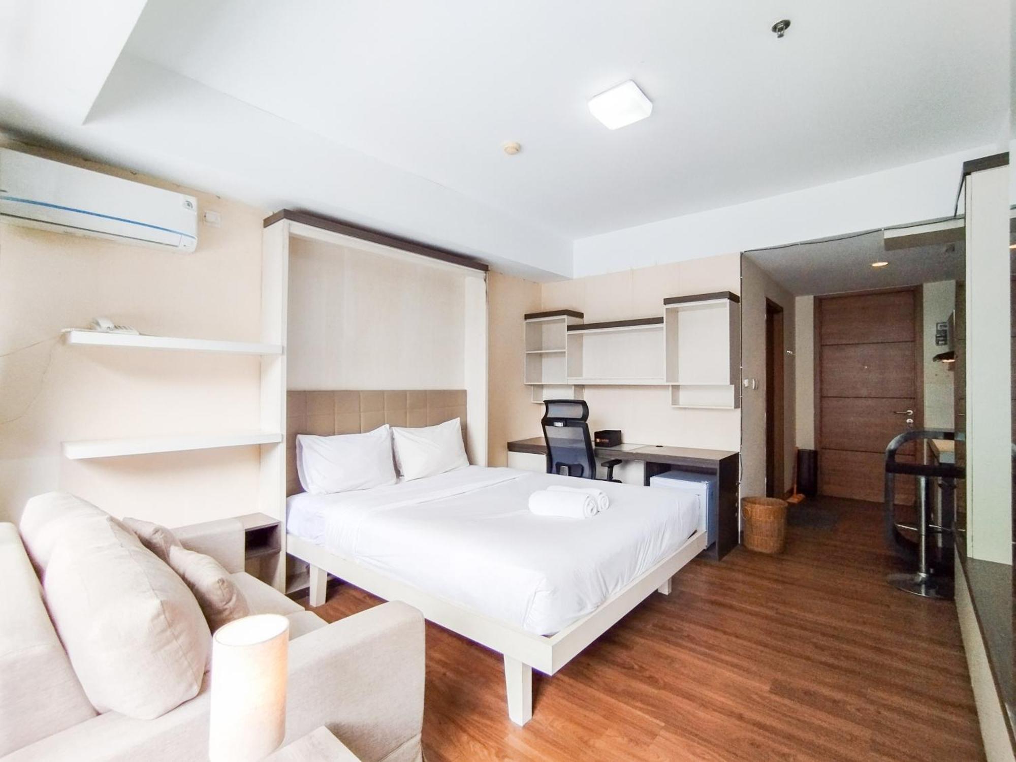 Simply And Comfy Studio Room Apartment Beverly Dago By Travelio Bandung Esterno foto