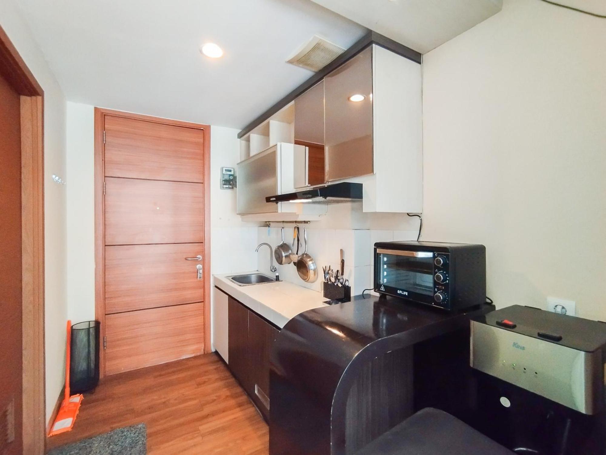 Simply And Comfy Studio Room Apartment Beverly Dago By Travelio Bandung Esterno foto