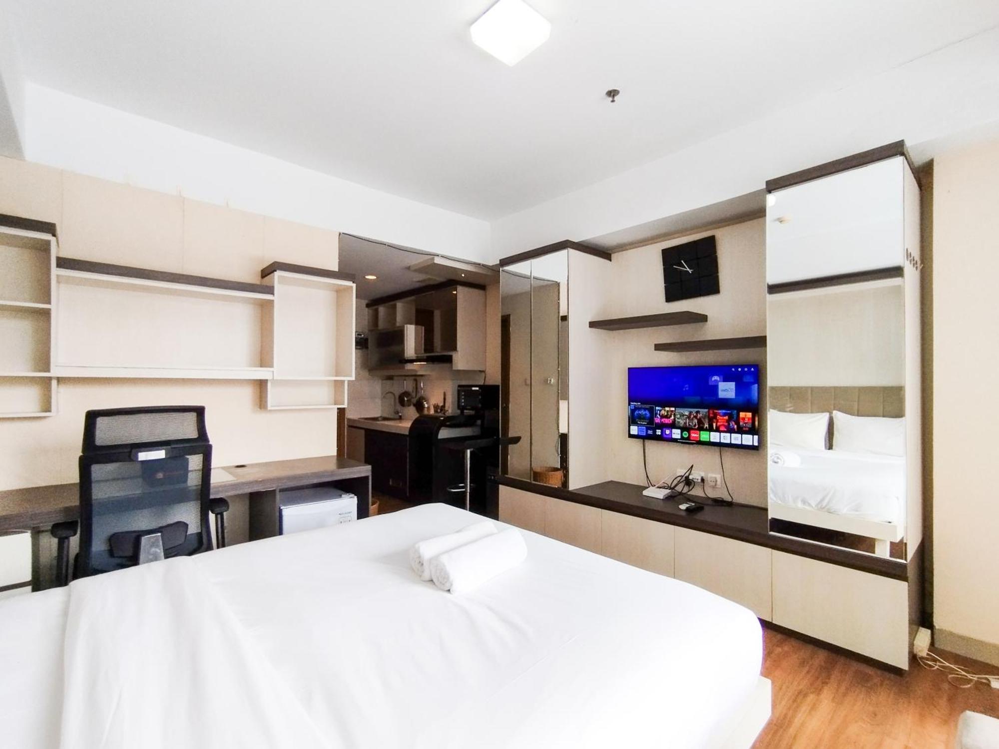 Simply And Comfy Studio Room Apartment Beverly Dago By Travelio Bandung Esterno foto