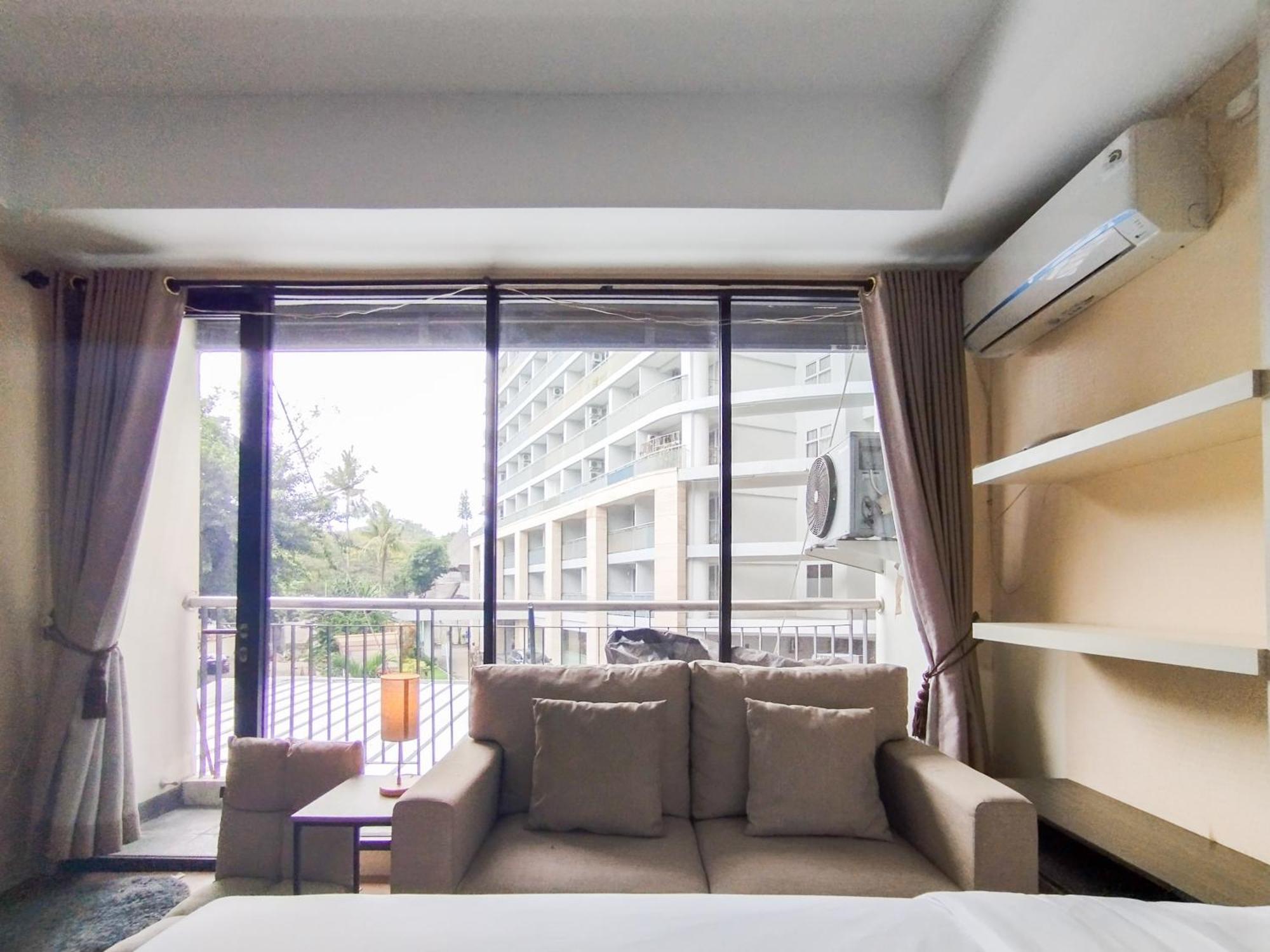 Simply And Comfy Studio Room Apartment Beverly Dago By Travelio Bandung Esterno foto