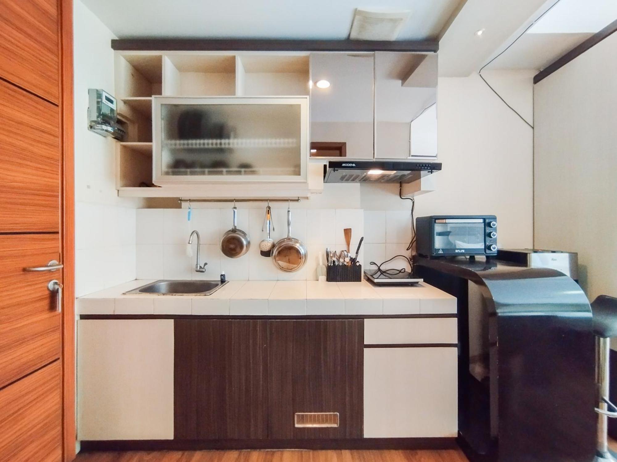 Simply And Comfy Studio Room Apartment Beverly Dago By Travelio Bandung Esterno foto