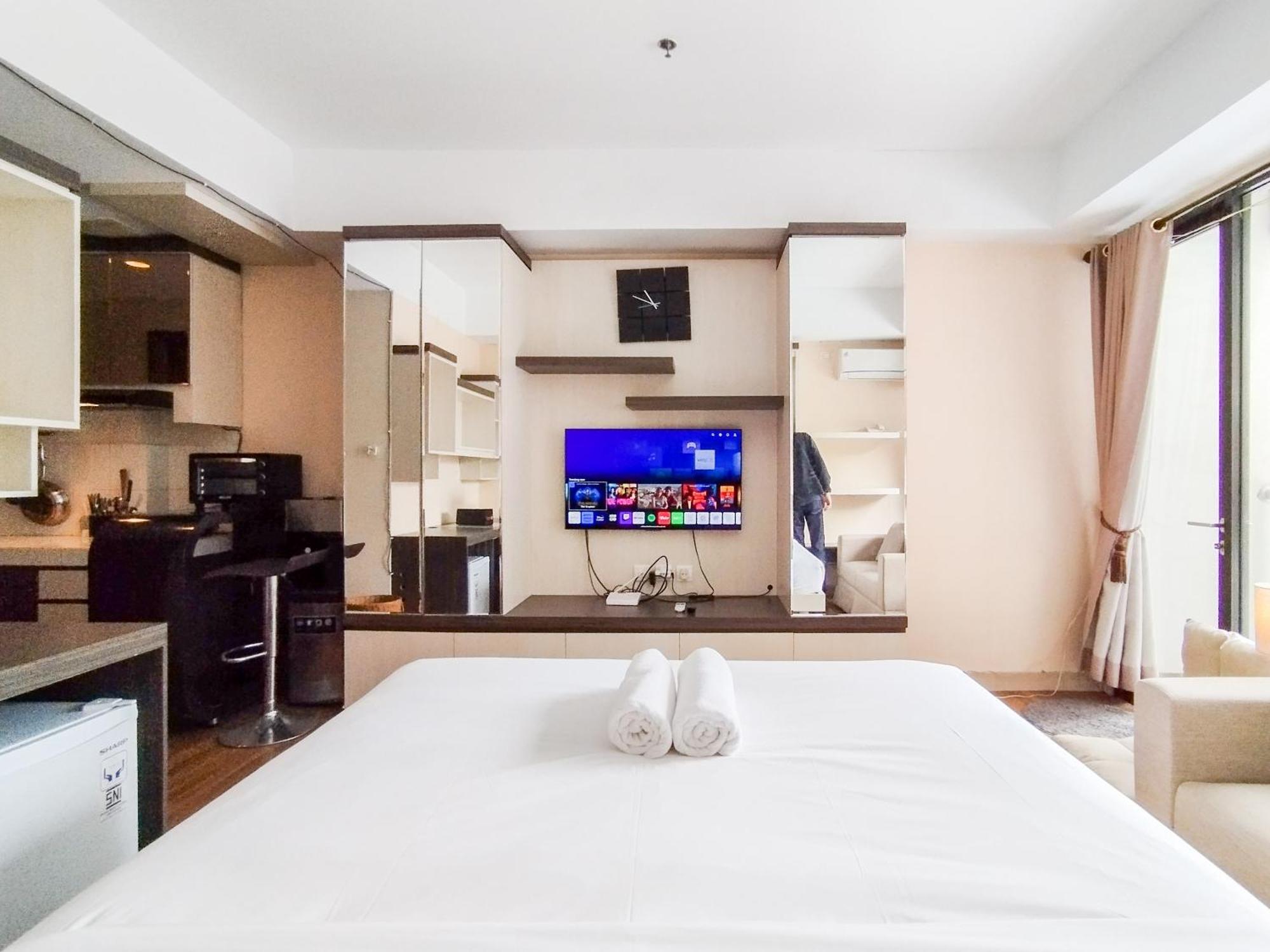 Simply And Comfy Studio Room Apartment Beverly Dago By Travelio Bandung Esterno foto