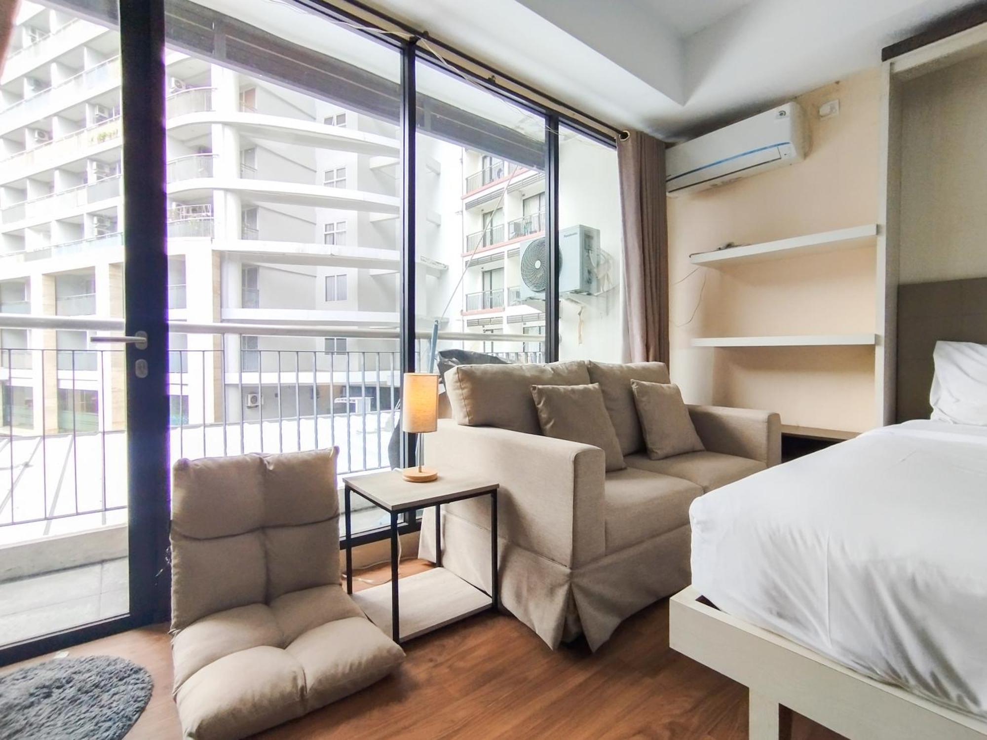 Simply And Comfy Studio Room Apartment Beverly Dago By Travelio Bandung Esterno foto